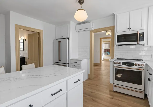 Homes for sale in Newport, RI | 18 Barney St #2, Newport, RI 02840 | MLS# 1412460