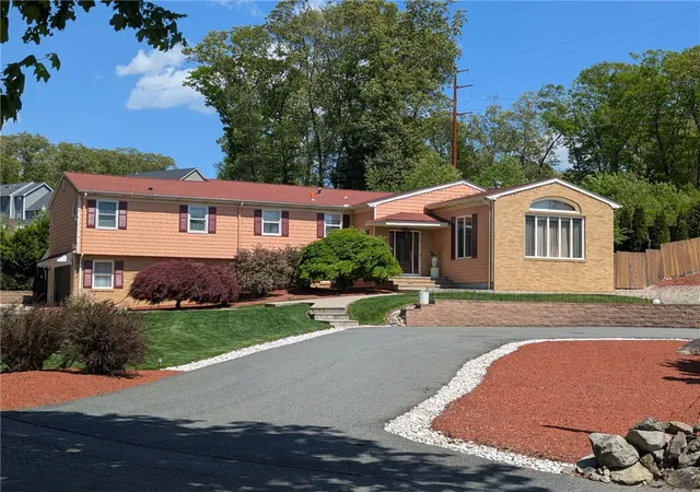 Homes for sale in Cumberland, RI | 125 Old Mendon Rd, Cumberland, RI 02864 | MLS# 1412643