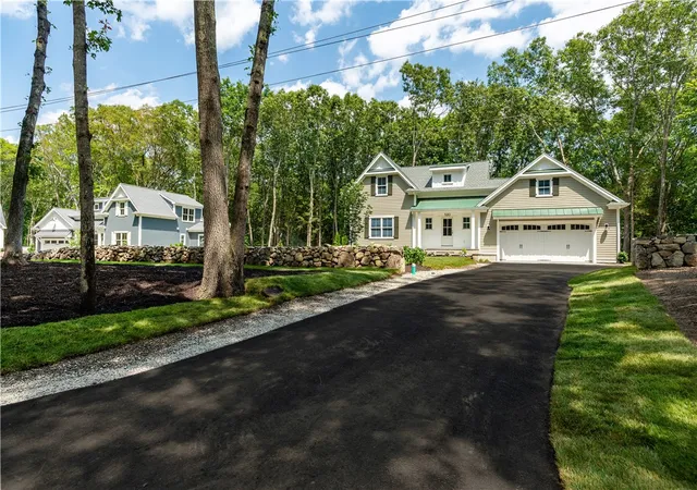 3rd image of 520 Greenbush Rd, East Greenwich, RI 02818 | MLS# 1412908