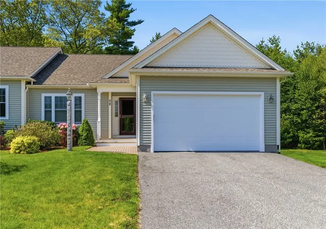Homes for sale in Glocester, RI | 72 Country Meadow Ln, Glocester, RI 02814 | MLS# 1412934