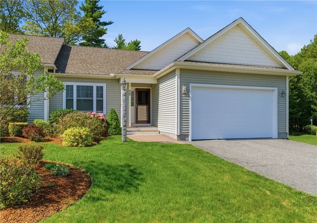 Homes for sale in Glocester, RI | 72 Country Meadow Ln, Glocester, RI 02814 | MLS# 1412934