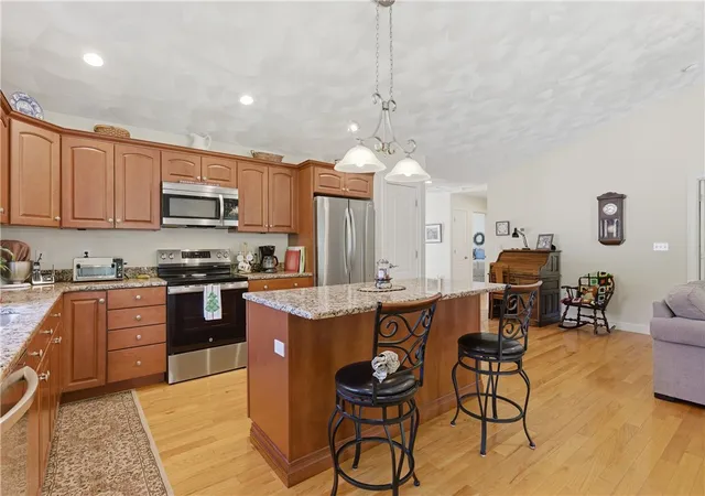 Homes for sale in Glocester, RI | 72 Country Meadow Ln, Glocester, RI 02814 | MLS# 1412934