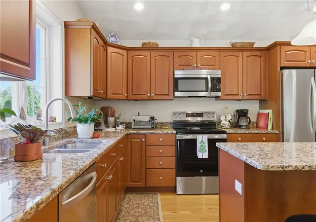 Homes for sale in Glocester, RI | 72 Country Meadow Ln, Glocester, RI 02814 | MLS# 1412934