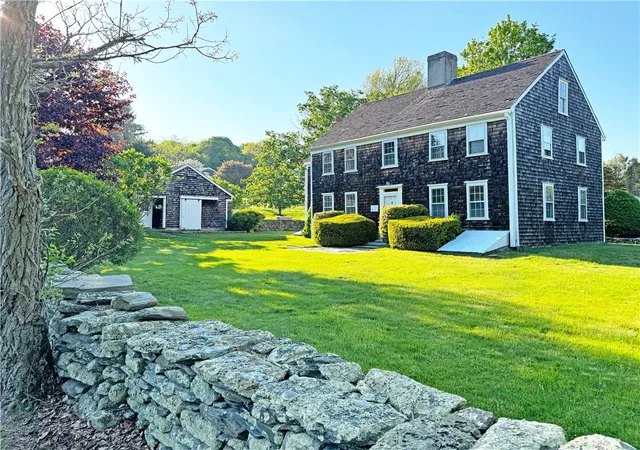 Homes for sale in Middletown, RI | 6 Baldwin Rd, Middletown, RI 02842 | MLS# 1412917