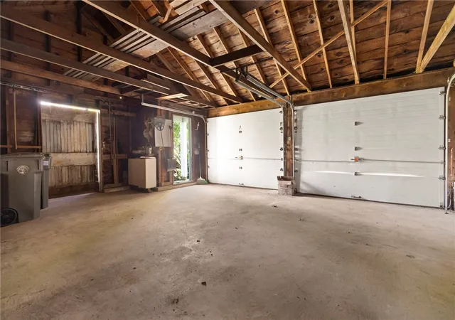 Homes for sale in Middletown, RI | 6 Baldwin Rd, Middletown, RI 02842 | MLS# 1412917