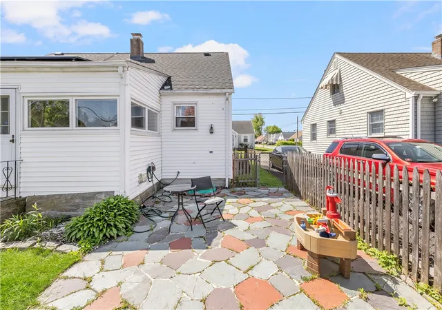 Homes for sale in Pawtucket, RI | 106 Martin St, Pawtucket, RI 02861 | MLS# 1412945
