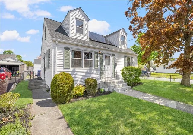 Homes for sale in Pawtucket, RI | 106 Martin St, Pawtucket, RI 02861 | MLS# 1412945
