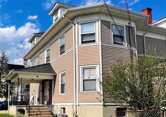 Homes for sale in Pawtucket, RI | 38 Lawrence St, Pawtucket, RI 02860 | MLS# 1413087