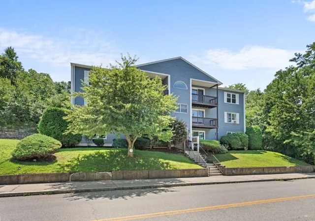 2nd image of 283 Privilege St #4, Woonsocket, RI 02895 | MLS# 1412115