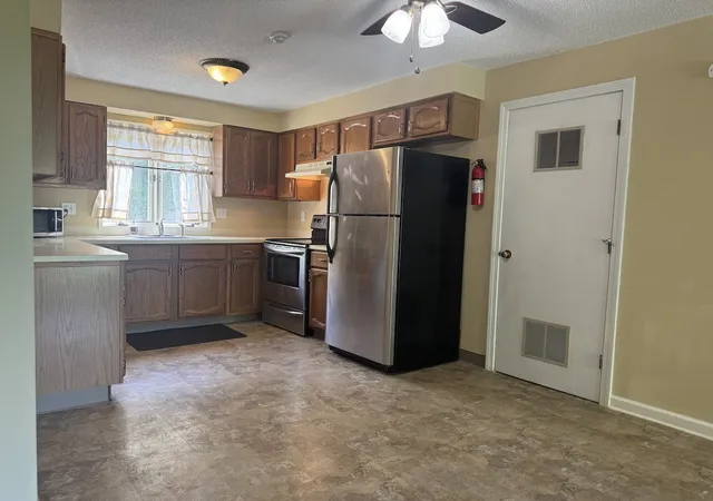 Homes for sale in Woonsocket, RI | 283 Privilege St #4, Woonsocket, RI 02895 | MLS# 1412115