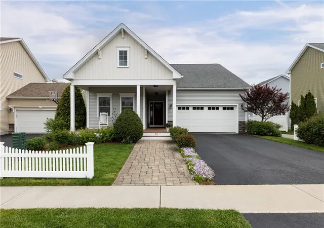 Homes for sale in North Kingstown, RI | 55 Morningside Dr, North Kingstown, RI 02852 | MLS# 1413131