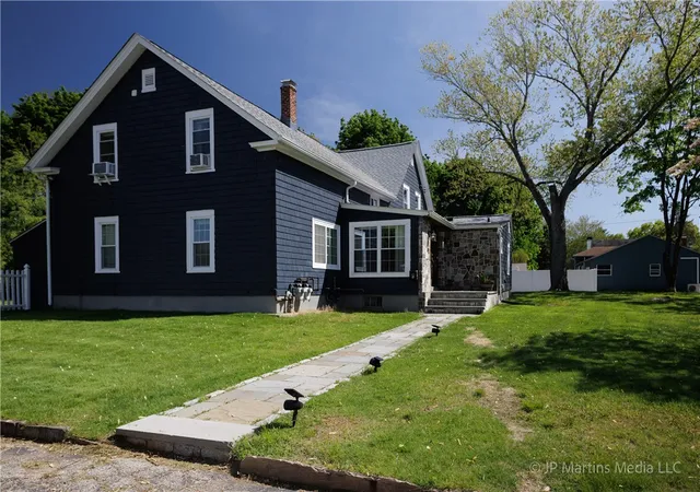 Homes for sale in Warwick, RI | 58 Spooner Ave, Warwick, RI 02886 | MLS# 1413180