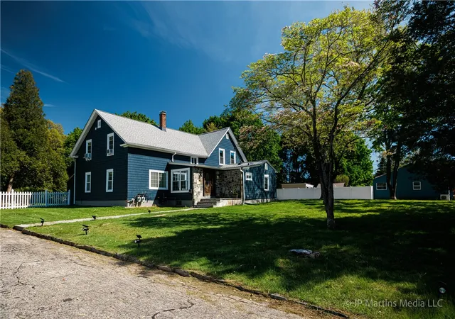 Homes for sale in Warwick, RI | 58 Spooner Ave, Warwick, RI 02886 | MLS# 1413180
