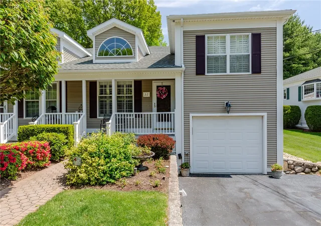 Homes for sale in Smithfield, RI | 32 Orchard Meadows Dr, Smithfield, RI 02917 | MLS# 1413148