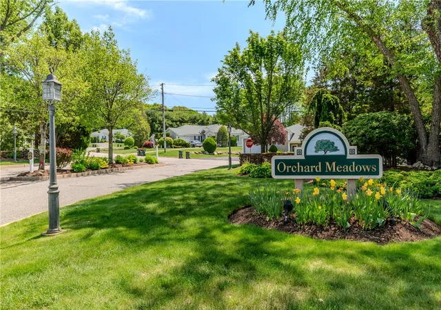 Homes for sale in Smithfield, RI | 32 Orchard Meadows Dr, Smithfield, RI 02917 | MLS# 1413148