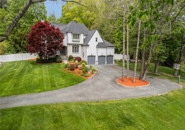 Homes for sale in East Greenwich, RI | 3 Cedar Rock Mdw, East Greenwich, RI 02818 | MLS# 1412941