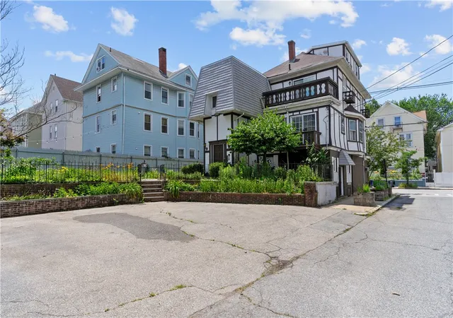 Homes for sale in Providence, RI | 129 Academy Ave, Providence, RI 02908 | MLS# 1413222