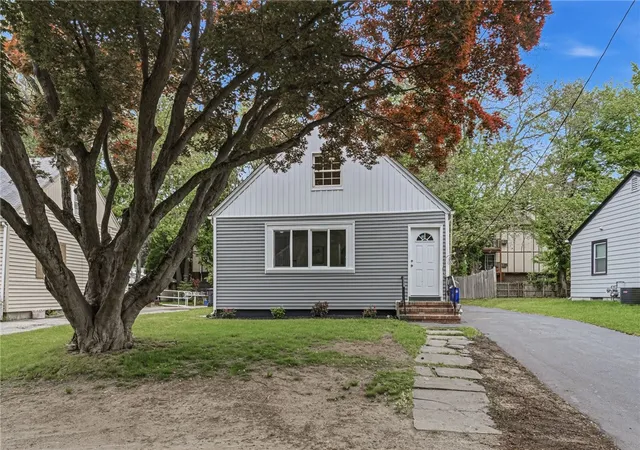 Homes for sale in North Providence, RI | 8 Angela Ct, North Providence, RI 02904 | MLS# 1413298