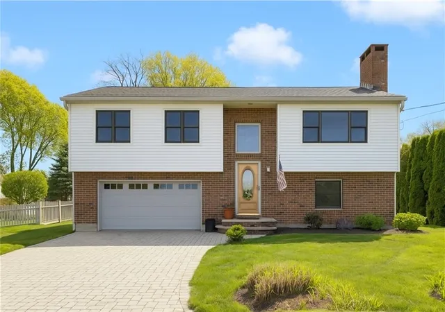Homes for sale in Middletown, RI | 11 Renfrew Ave, Middletown, RI 02842 | MLS# 1413236