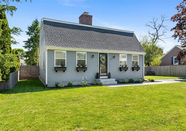 Homes for sale in Warren, RI | 12 Highview Ave, Warren, RI 02885 | MLS# 1412672