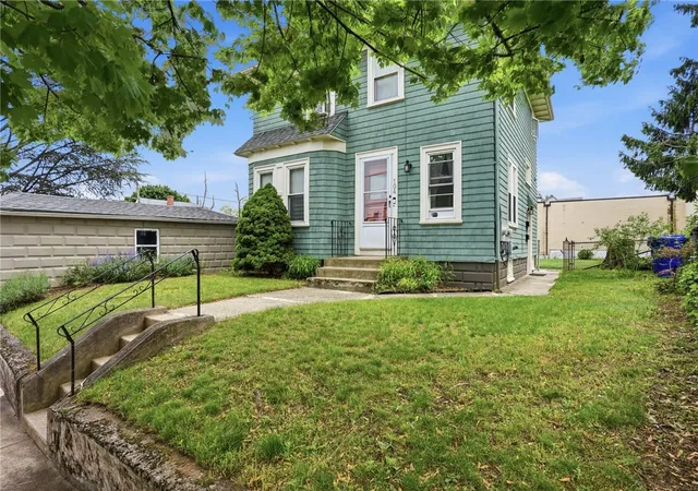 Homes for sale in Pawtucket, RI | 104 Fairview Ave, Pawtucket, RI 02860 | MLS# 1413304