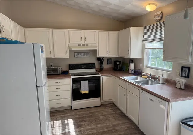 Homes for sale in South Kingstown, RI | 1676 Kingstown Rd, South Kingstown, RI 02879 | MLS# 1412882