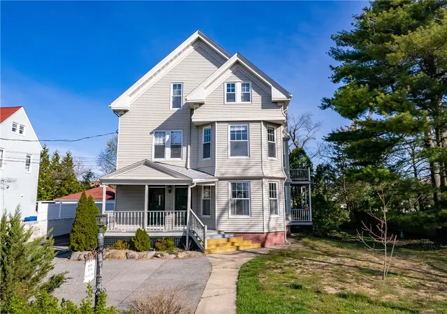 Homes for sale in Cranston, RI | 169 Arnold Ave #B, Cranston, RI 02905 | MLS# 1413427