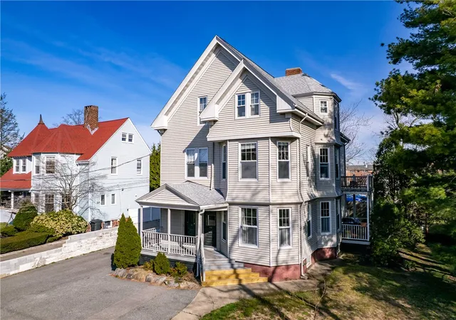 Homes for sale in Cranston, RI | 169 Arnold Ave #B, Cranston, RI 02905 | MLS# 1413427