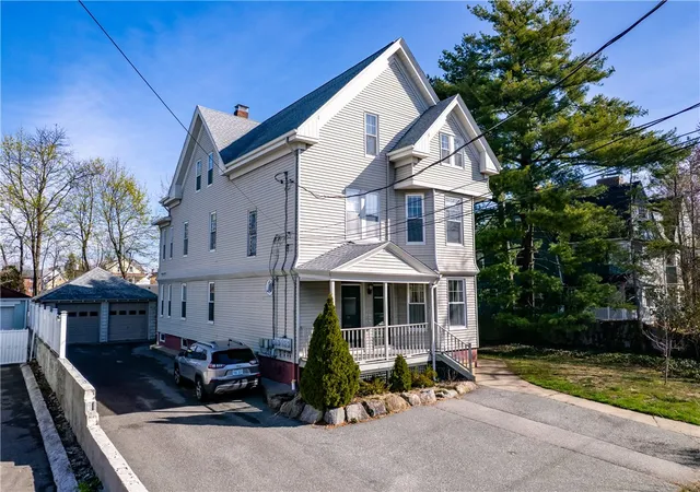 Homes for sale in Cranston, RI | 169 Arnold Ave #B, Cranston, RI 02905 | MLS# 1413427