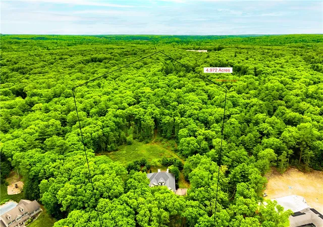 Homes for sale in North Smithfield, RI | 4 Hart Pond Dr, North Smithfield, RI 02896 | MLS# 1413505