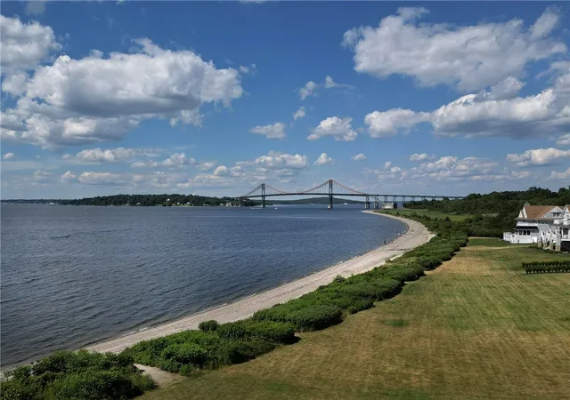 Homes for sale in Portsmouth, RI | 34 Wimbledon Cir, Portsmouth, RI 02871 | MLS# 1413478