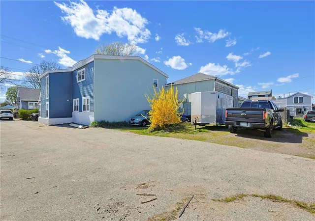 3rd image of 33 Halsey St, Newport, RI 02840 | MLS# 1413594