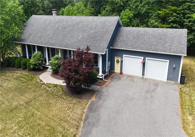 Homes for sale in Brooklyn, CT | 17 Blackwells Landing, Brooklyn, CT 06234 | MLS# 1413612