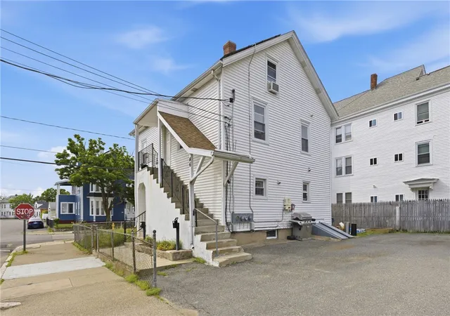 2nd image of 46 Lilac St, Pawtucket, RI 02860 | MLS# 1413617
