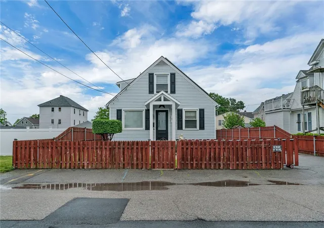 Homes for sale in East Providence, RI | 170 Quarry St, East Providence, RI 02914 | MLS# 1413603