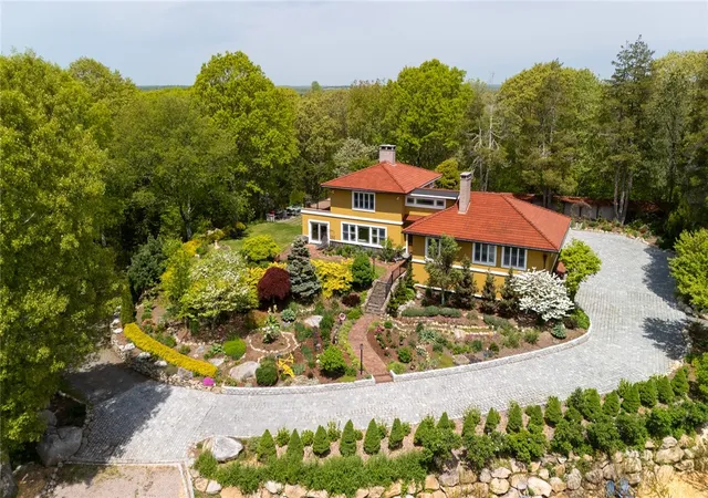 Homes for sale in Westerly, RI | 325 Post Rd, Westerly, RI 02891 | MLS# 1412891