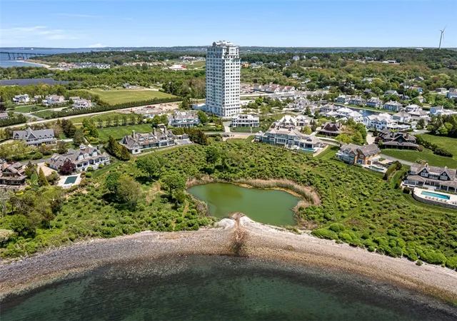 Homes for sale in Portsmouth, RI | 1 Tower Dr #1701, Portsmouth, RI 02871 | MLS# 1413497
