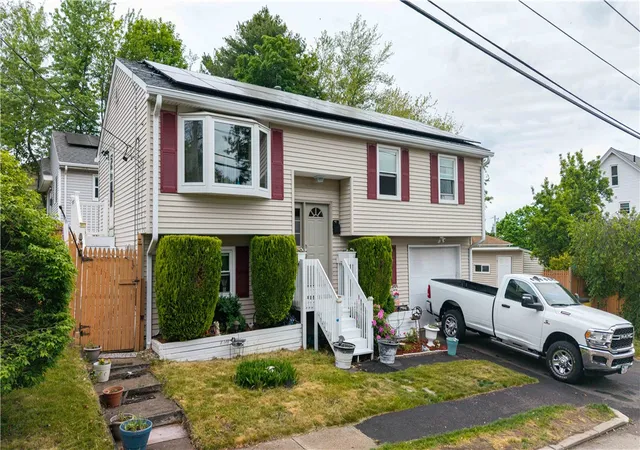 Homes for sale in Pawtucket, RI | 105 Lyman St, Pawtucket, RI 02860 | MLS# 1413368
