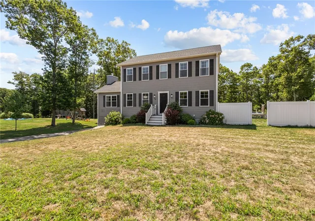 Homes for sale in Tiverton, RI | 78 Harbor Ridge Ln, Tiverton, RI 02878 | MLS# 1413579