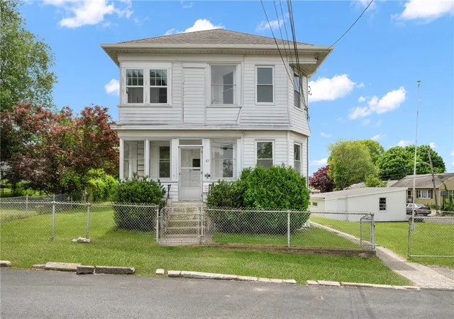 Homes for sale in North Providence, RI | 87 Lyman Ave, North Providence, RI 02911 | MLS# 1413357