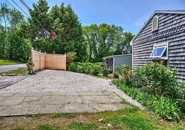 Homes for sale in Little Compton, RI | 33 West Main Rd, Little Compton, RI 02837 | MLS# 1413686