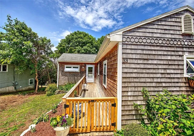 Homes for sale in Little Compton, RI | 33 West Main Rd, Little Compton, RI 02837 | MLS# 1413686