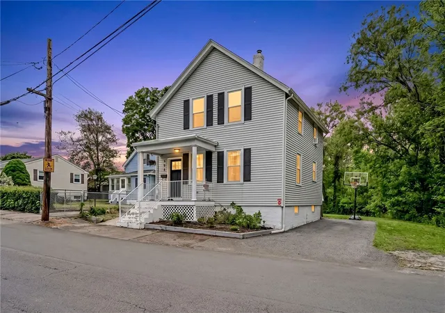 Homes for sale in North Providence, RI | 224 Francis Ave, North Providence, RI 02904 | MLS# 1413704