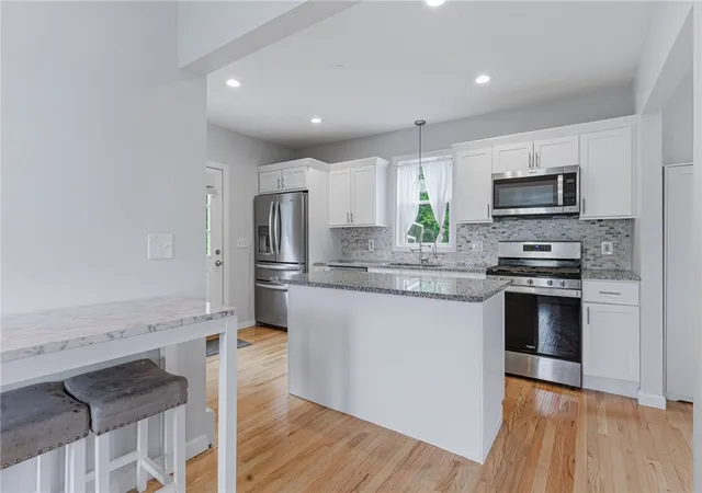 Homes for sale in North Providence, RI | 224 Francis Ave, North Providence, RI 02904 | MLS# 1413704