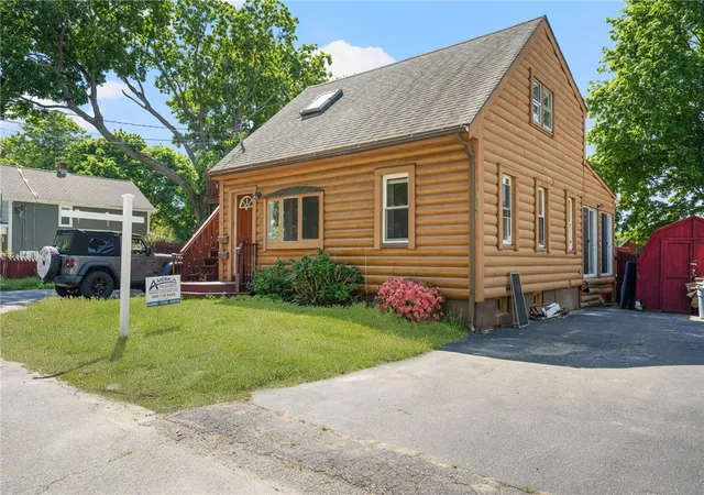 Homes for sale in East Providence, RI | 17 Padelford Ave, East Providence, RI 02915 | MLS# 1413720