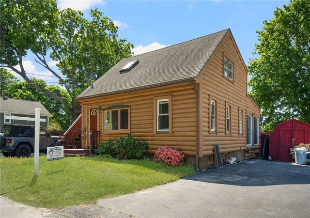 Homes for sale in East Providence, RI | 17 Padelford Ave, East Providence, RI 02915 | MLS# 1413720