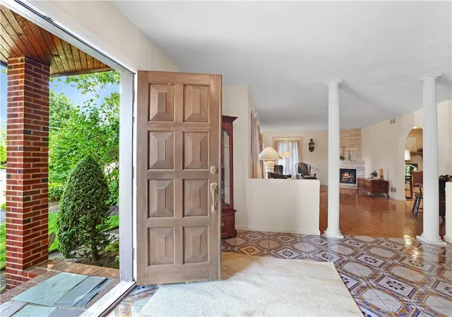 3rd image of 82 Mountain Laurel Dr, Cranston, RI 02920 | MLS# 1413402