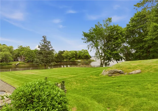 Homes for sale in North Kingstown, RI | 40 Web Ave #11, North Kingstown, RI 02852 | MLS# 1413052