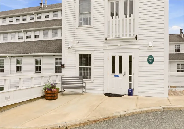 Homes for sale in North Kingstown, RI | 40 Web Ave #11, North Kingstown, RI 02852 | MLS# 1413052
