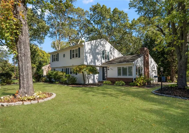 Homes for sale in East Greenwich, RI | 84 Hickory Dr, East Greenwich, RI 02818 | MLS# 1413587